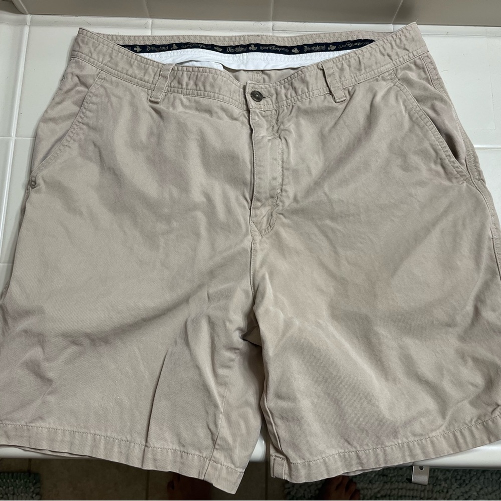 Disney Mickey Mouse shorts 36W official merchandise